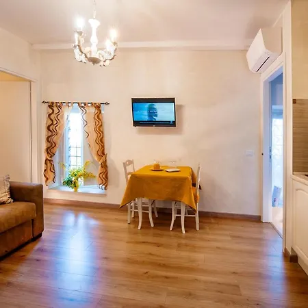 住宿加早餐酒店 La Rocchetta 明乔河畔的瓦雷奇奥