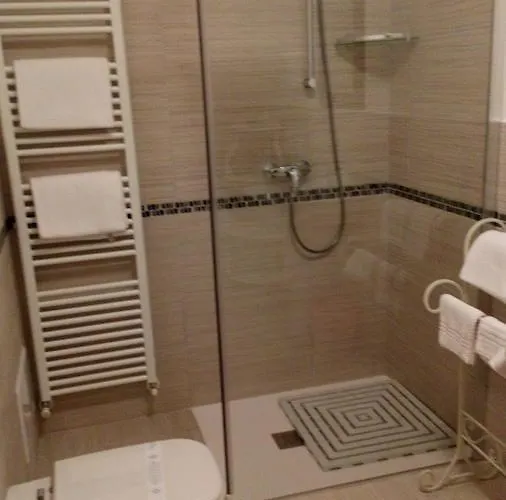 La Rocchetta 4* 明乔河畔的瓦雷奇奥