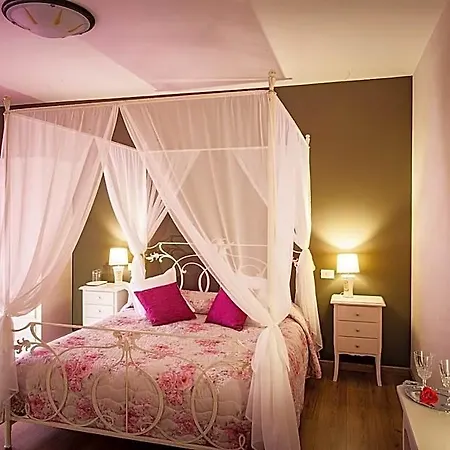 La Rocchetta فاليجيو سول مينشيو